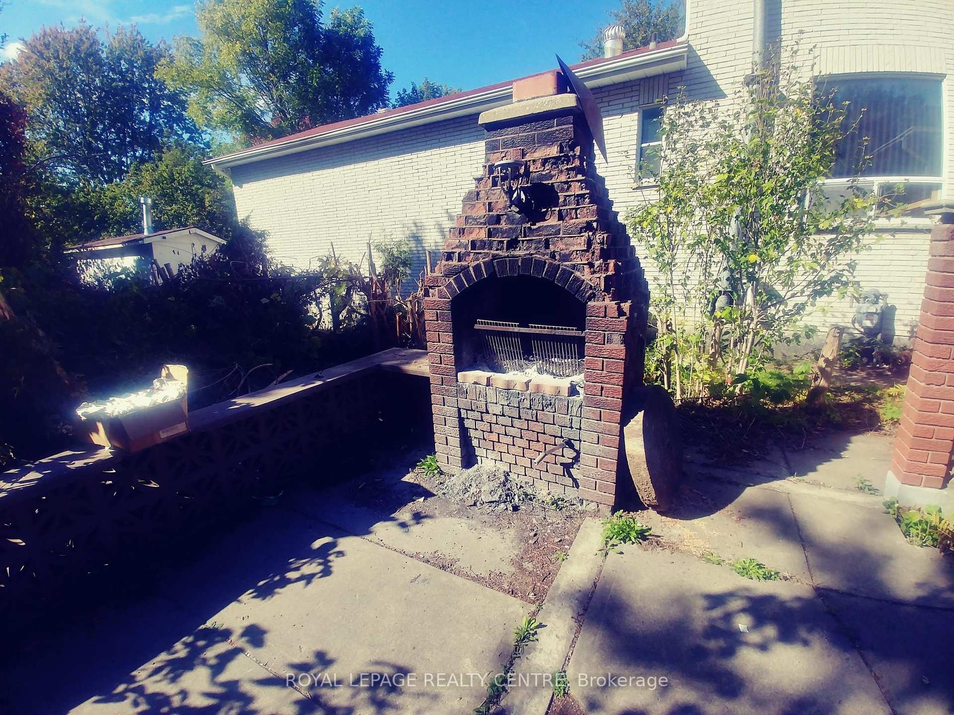 1534 Cawthra Road, Mississauga, ON - Outdoor