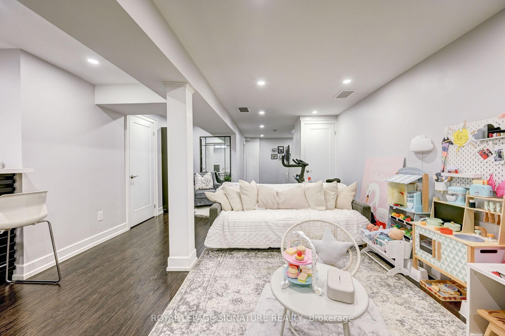 3035 Saracen Court, Mississauga, ON - Indoor