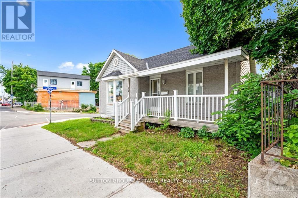 846 St Laurent Boulevard, Ottawa, ON - Outdoor With Deck Patio Veranda
