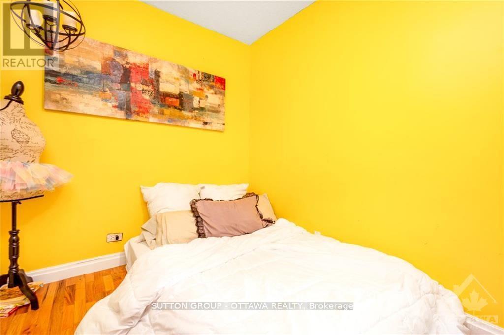 846 St Laurent Boulevard, Ottawa, ON - Indoor Photo Showing Bedroom