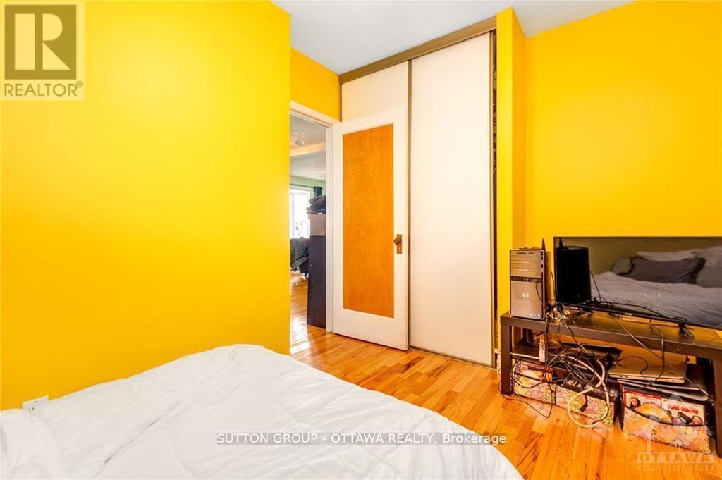 846 St Laurent Boulevard, Ottawa, ON - Indoor Photo Showing Bedroom
