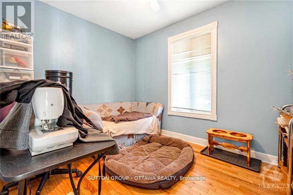 846 St Laurent Boulevard, Ottawa, ON - Indoor