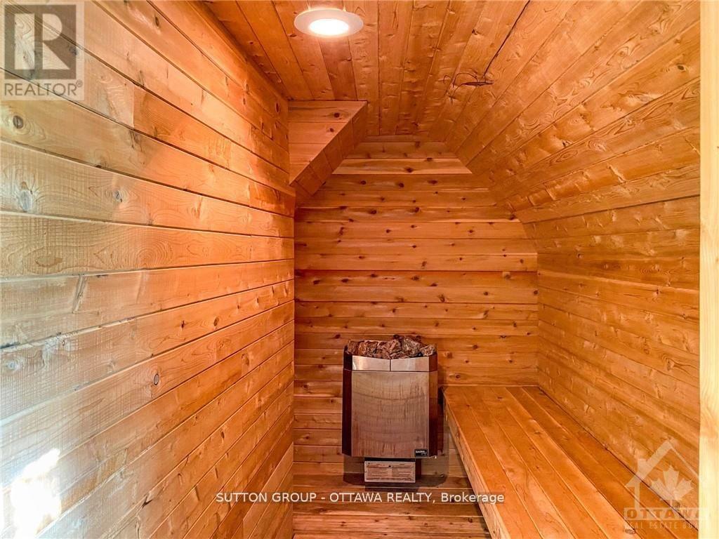 846 St Laurent Boulevard, Ottawa, ON - Indoor Photo Showing Other Room