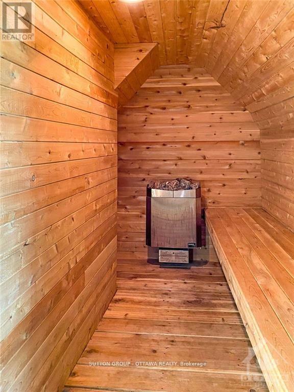 846 St Laurent Boulevard, Ottawa, ON - Indoor Photo Showing Other Room