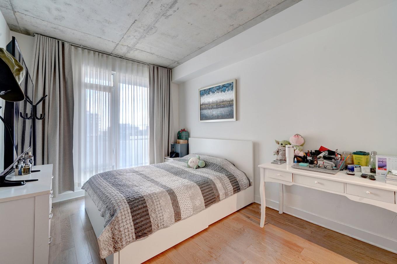 Primary bedroom - 1008-5905 Boul. Du Quartier, Brossard, QC - Indoor Photo Showing Bedroom