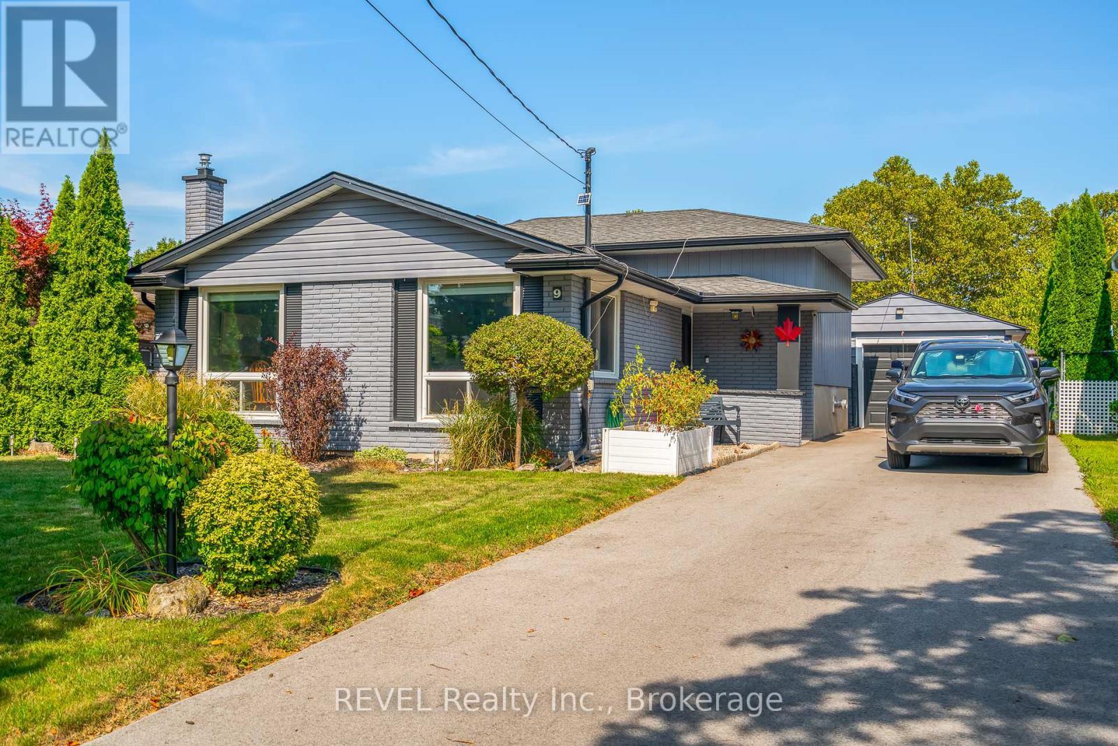 9 Fitzroy Lane, St. Catharines (Bunting/Linwell), ON - Outdoor