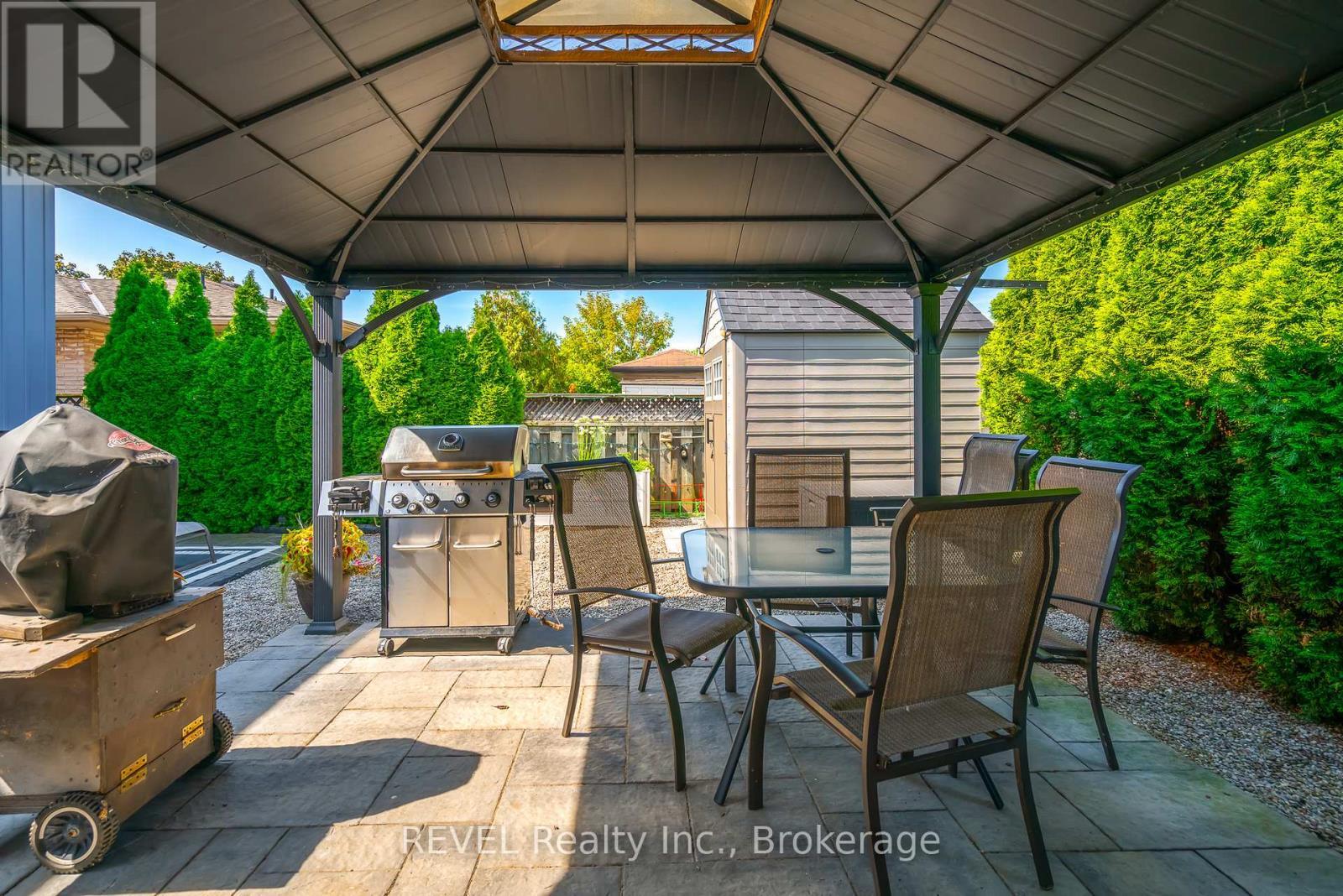9 Fitzroy Lane, St. Catharines (Bunting/Linwell), ON - Outdoor With Deck Patio Veranda With Exterior