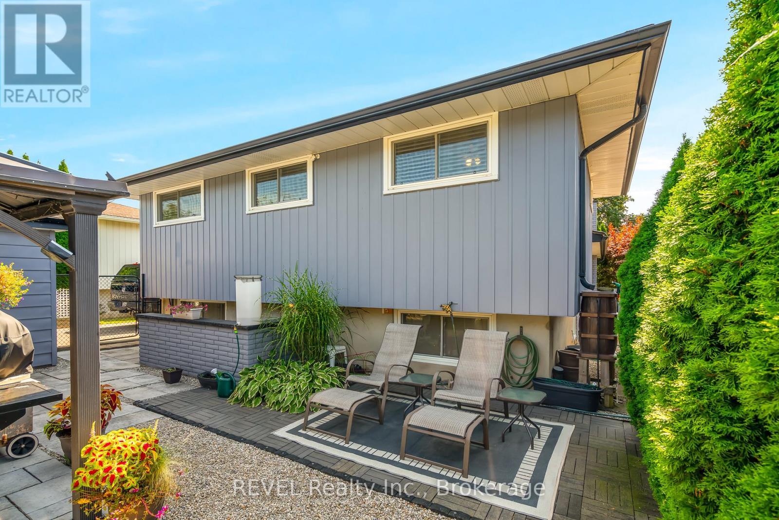 9 Fitzroy Lane, St. Catharines (Bunting/Linwell), ON - Outdoor