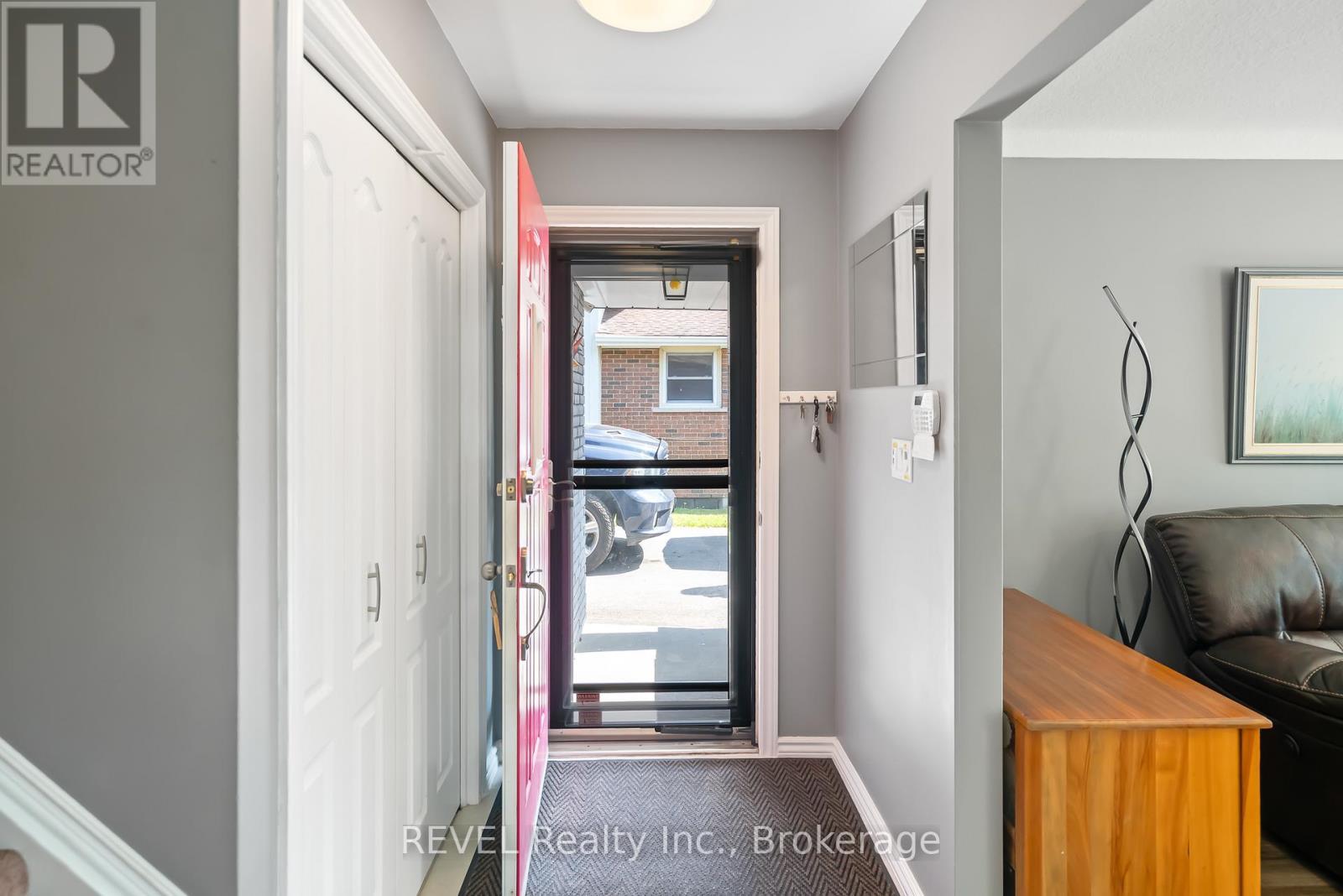 9 Fitzroy Lane, St. Catharines (Bunting/Linwell), ON - Indoor Photo Showing Other Room