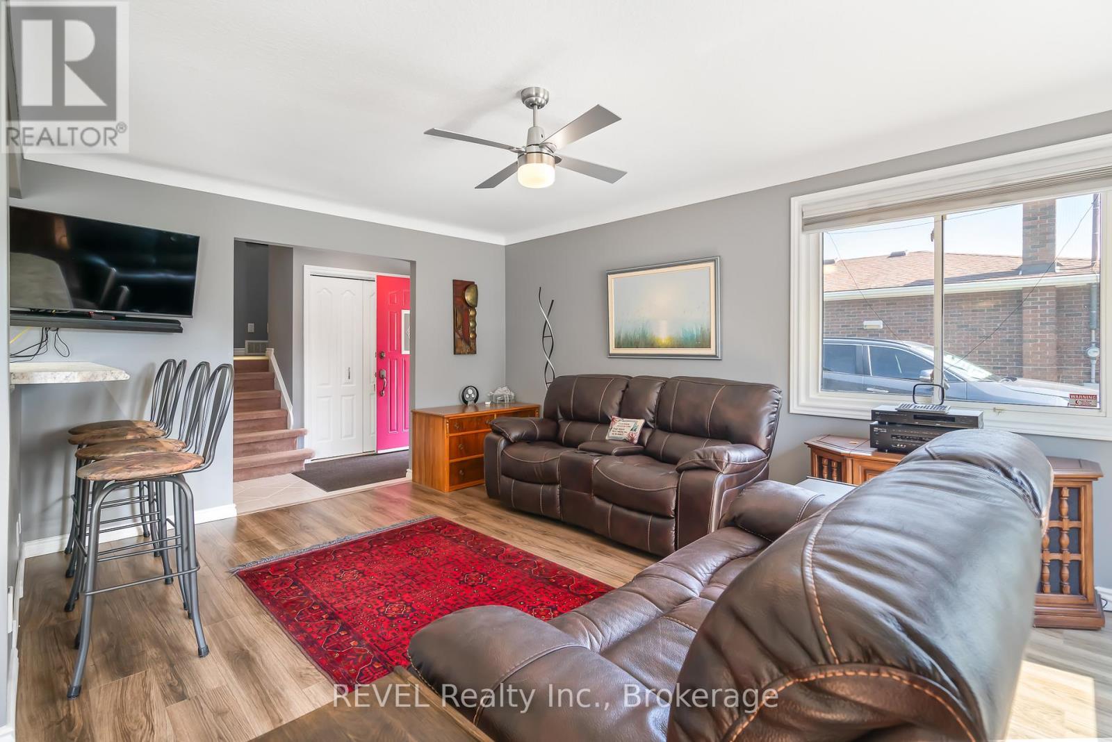 9 Fitzroy Lane, St. Catharines (Bunting/Linwell), ON - Indoor Photo Showing Living Room