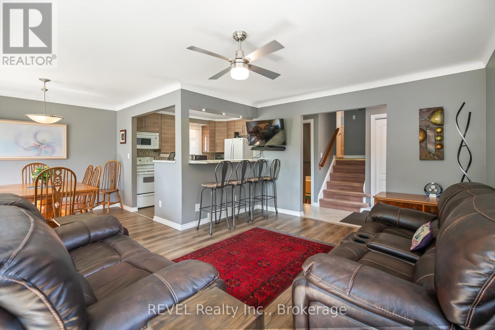 9 Fitzroy Lane, St. Catharines (Bunting/Linwell), ON - Indoor Photo Showing Living Room