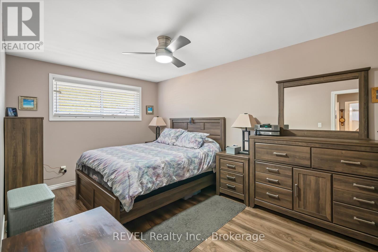 9 Fitzroy Lane, St. Catharines (Bunting/Linwell), ON - Indoor Photo Showing Bedroom