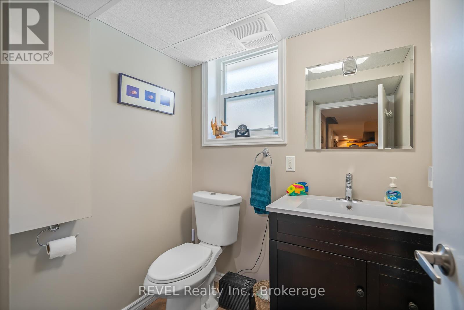 9 Fitzroy Lane, St. Catharines (Bunting/Linwell), ON - Indoor Photo Showing Bathroom