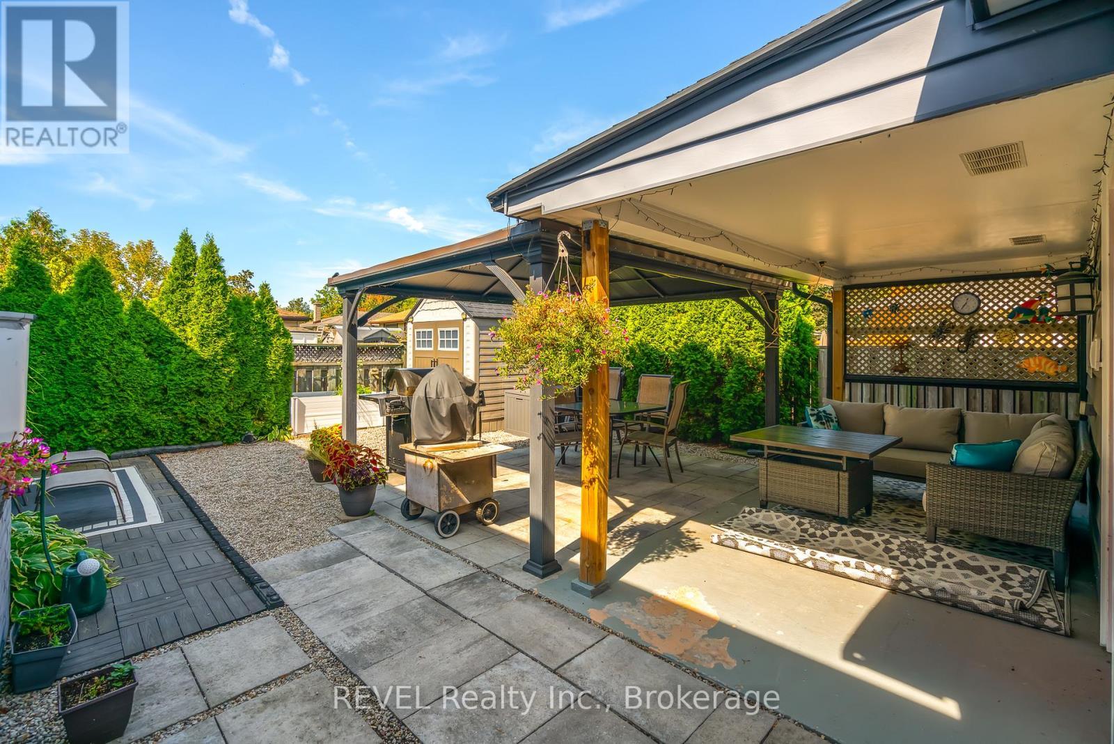 9 Fitzroy Lane, St. Catharines (Bunting/Linwell), ON - Outdoor