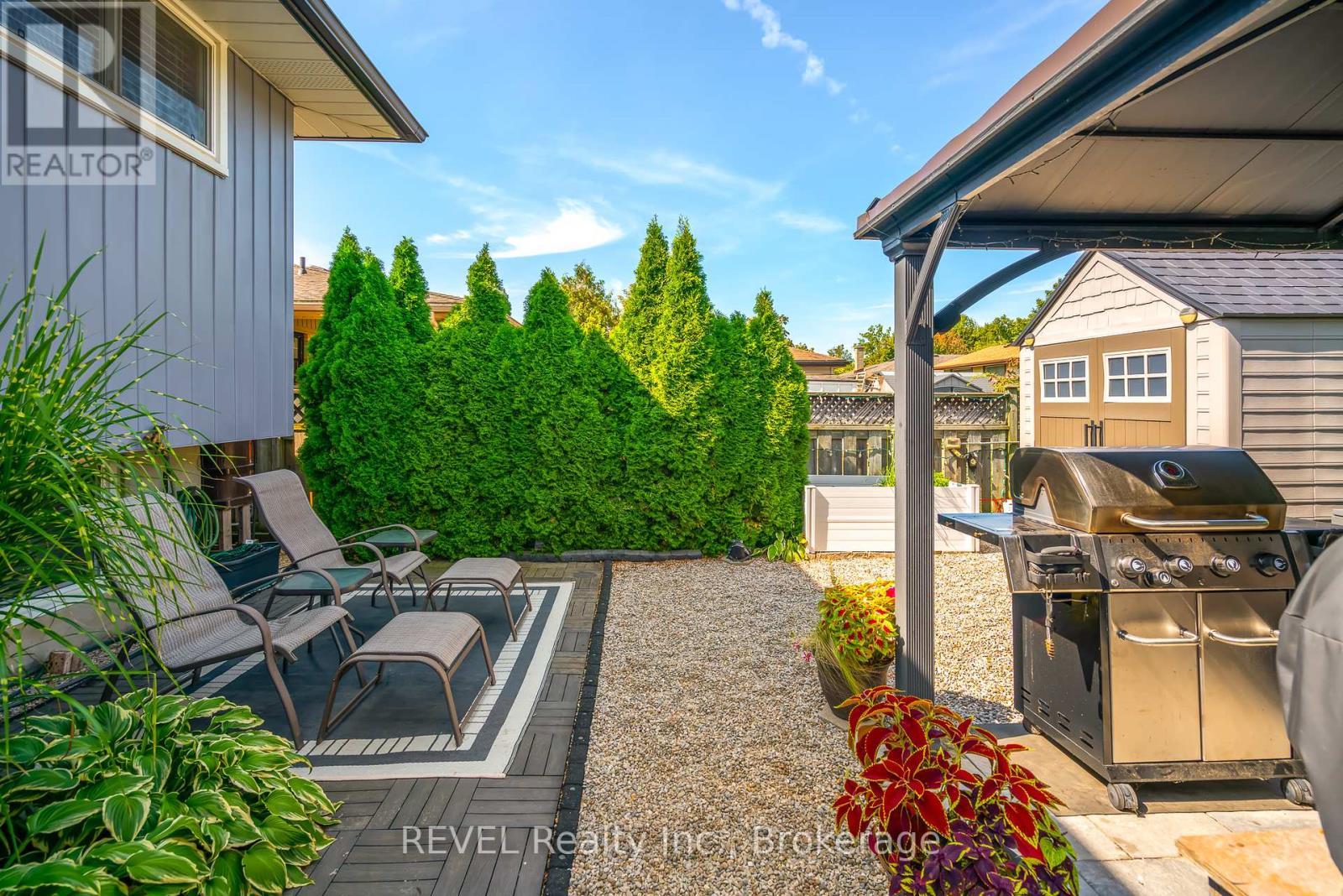 9 Fitzroy Lane, St. Catharines (Bunting/Linwell), ON - Outdoor