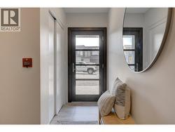 Entry foyer - Level 1 -