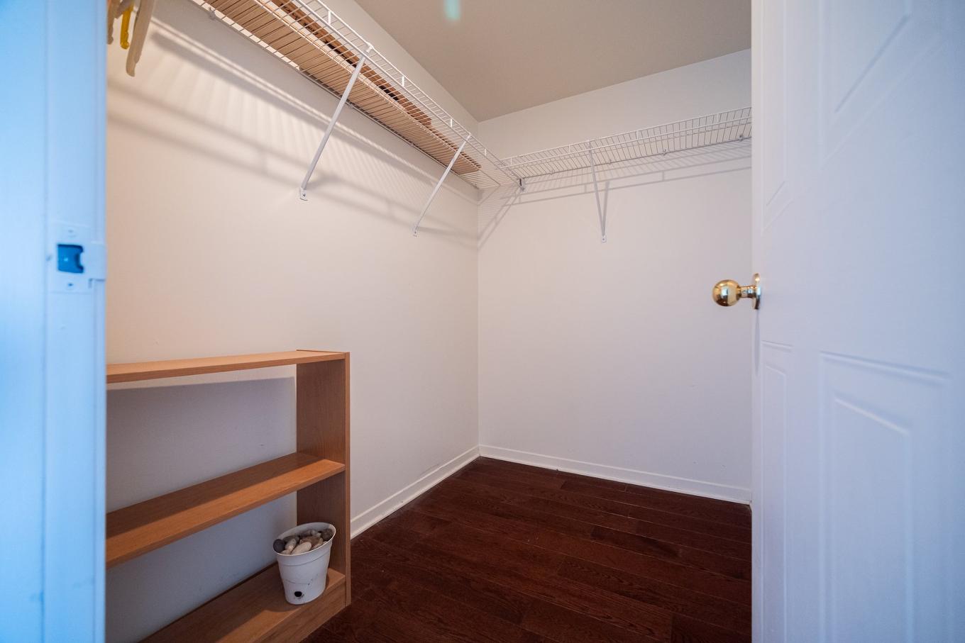 Penderie (Walk-in) - 1203-5105 Boul. De L'Assomption, Montréal (Rosemont/La Petite-Patrie), QC - Indoor Photo Showing Other Room