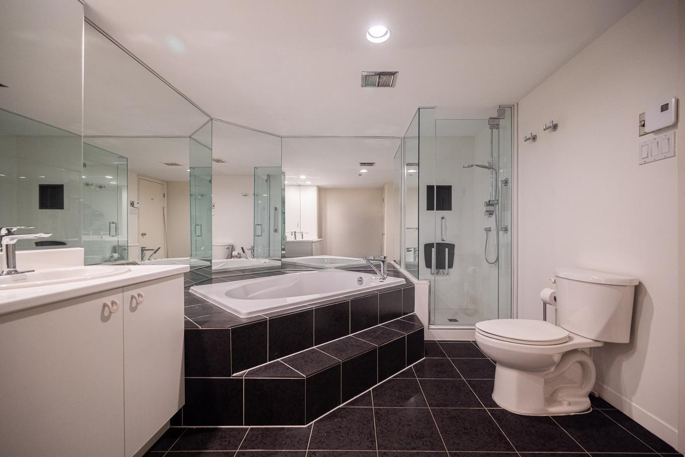 Salle de bains attenante à la CCP - 1203-5105 Boul. De L'Assomption, Montréal (Rosemont/La Petite-Patrie), QC - Indoor Photo Showing Bathroom