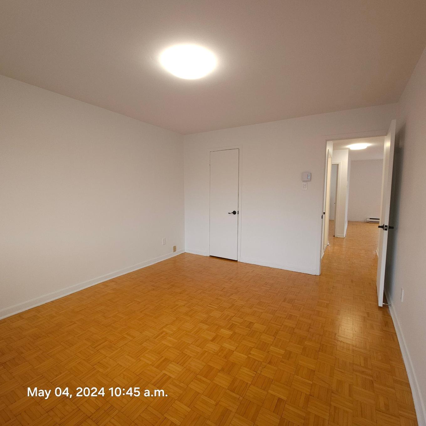 Chambre à coucher principale - 4334 Rue De Naples, Montréal (Saint-Léonard), QC - Indoor Photo Showing Other Room