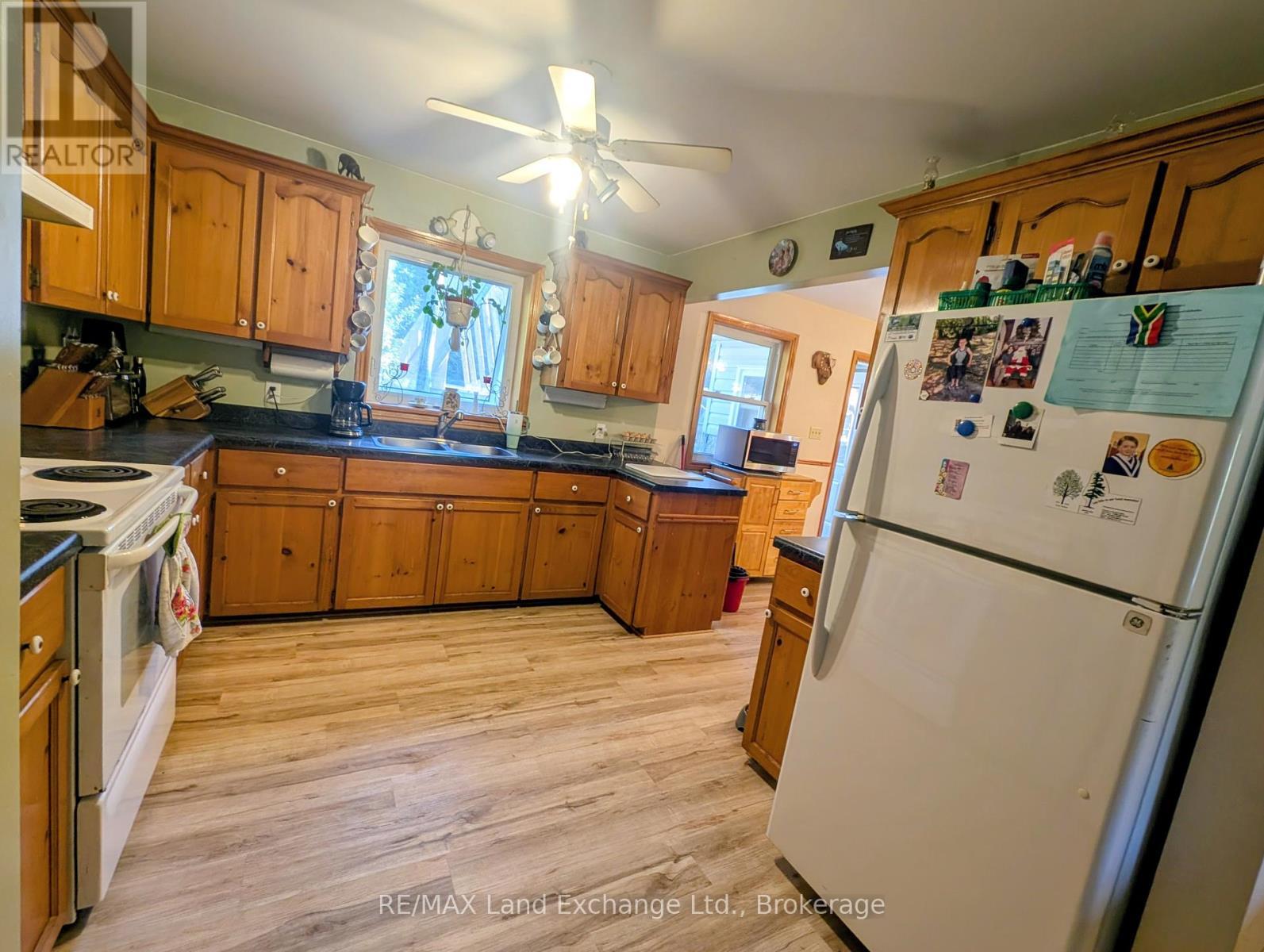 315045 Highway 6 Rr1 Highway, West Grey, ON - Indoor Photo Showing Kitchen With Double Sink