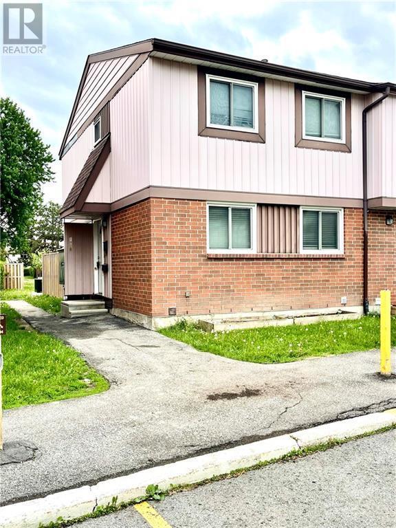 8 - 1906 Belmore Lane, Ottawa, ON - Outdoor
