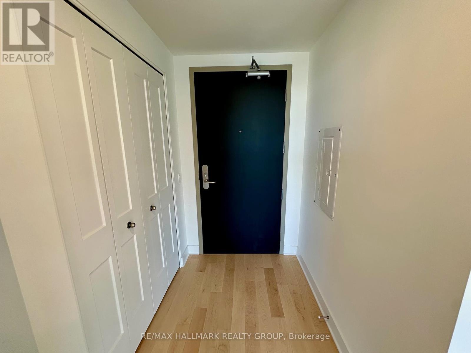 2001 - 180 George Street, Ottawa, ON - Indoor Photo Showing Other Room