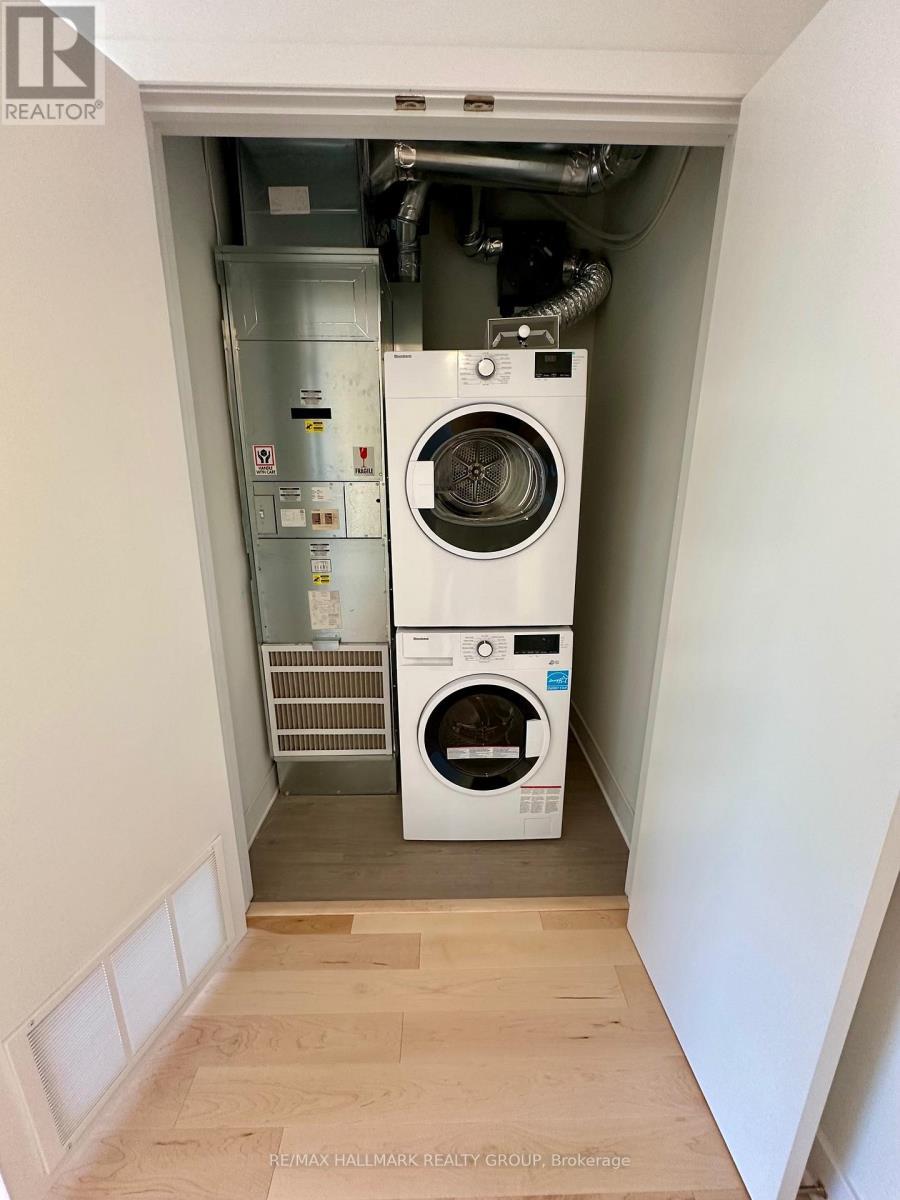 2001 - 180 George Street, Ottawa, ON - Indoor Photo Showing Laundry Room