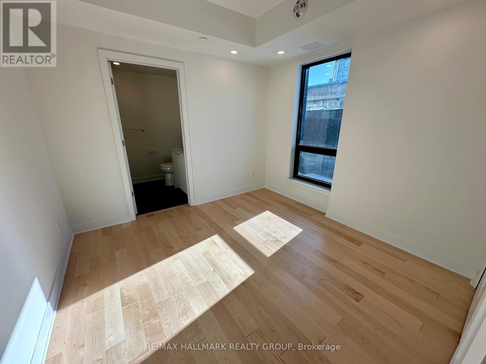 2001 - 180 George Street, Ottawa, ON - Indoor Photo Showing Other Room