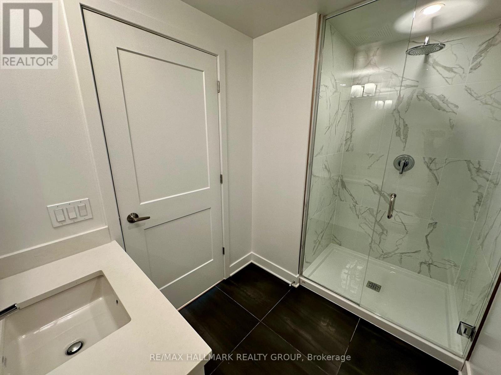 2001 - 180 George Street, Ottawa, ON - Indoor Photo Showing Bathroom