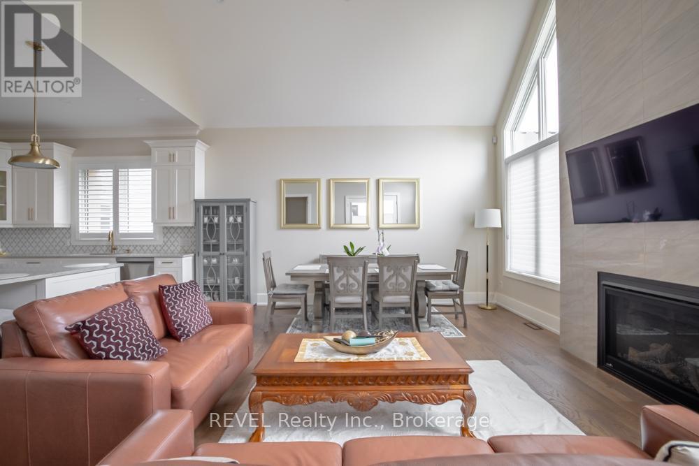 75 Millpond Road, Niagara-On-The-Lake (St. Davids), ON - Indoor Photo Showing Living Room With Fireplace