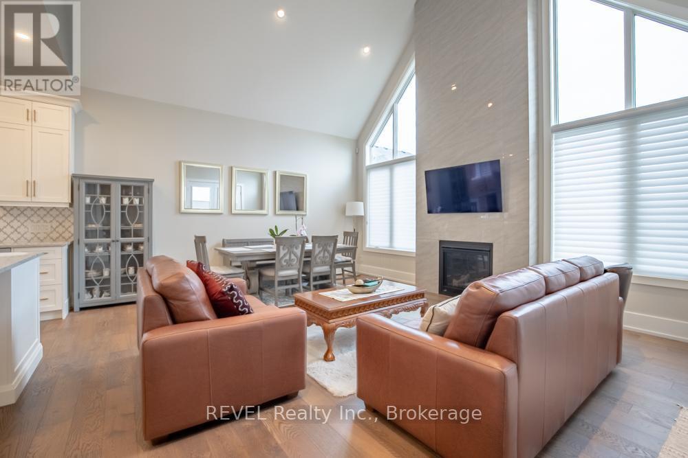 75 Millpond Road, Niagara-On-The-Lake (St. Davids), ON - Indoor Photo Showing Living Room With Fireplace
