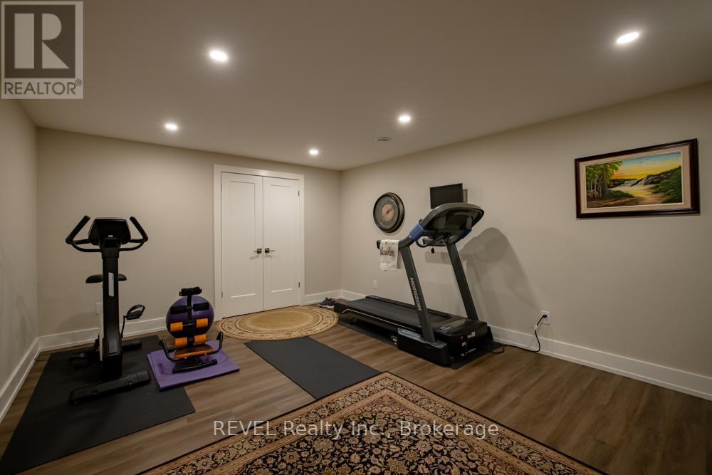 home gym - 75 Millpond Road, Niagara-On-The-Lake (St. Davids), ON - Indoor Photo Showing Gym Room