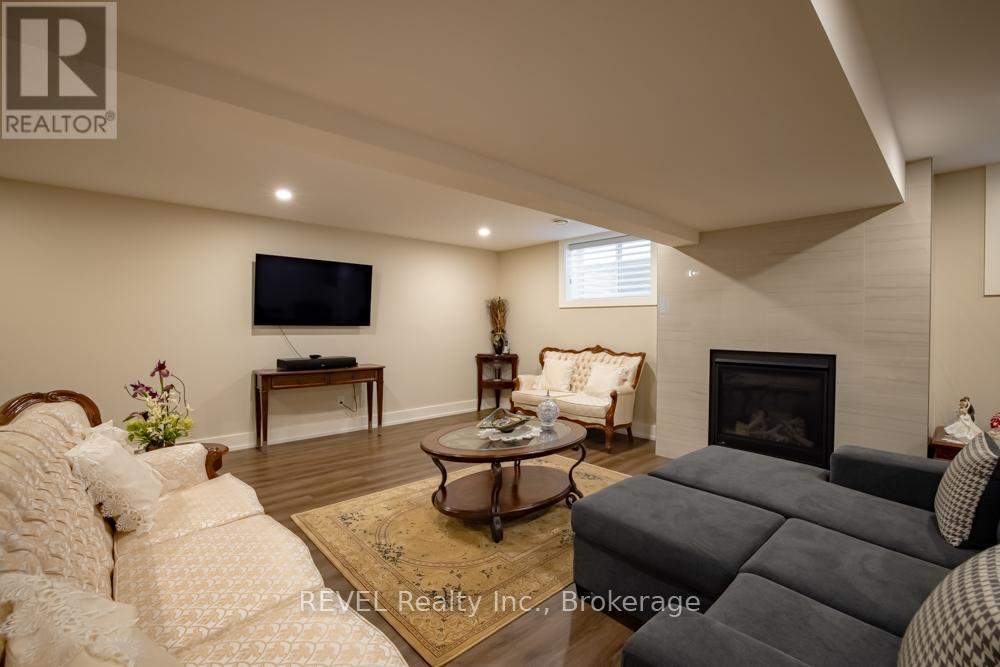 75 Millpond Road, Niagara-On-The-Lake (St. Davids), ON - Indoor With Fireplace