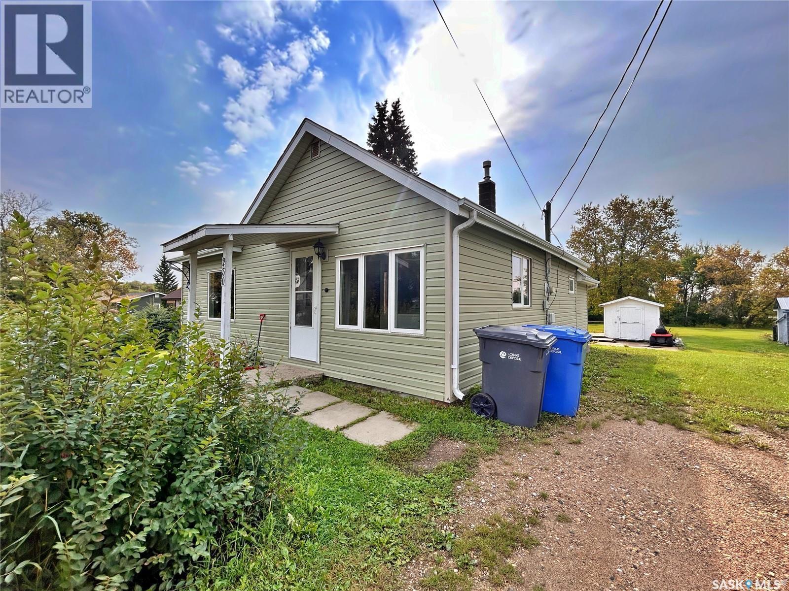 230 Railway Avenue W, Wawota, SK - Outdoor