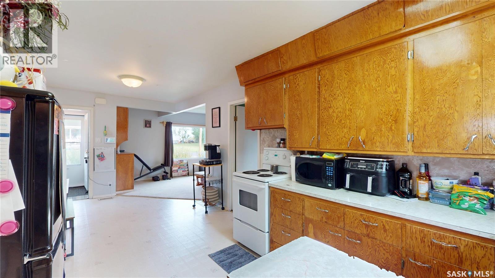 230 Railway Avenue W, Wawota, SK - Indoor Photo Showing Kitchen
