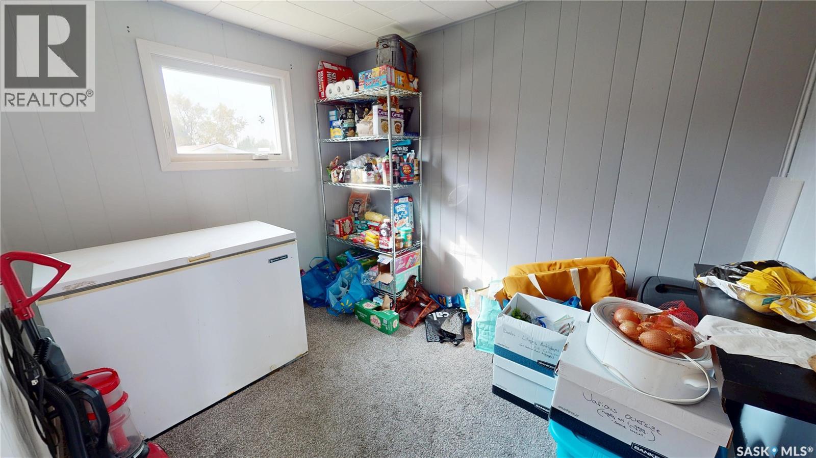 230 Railway Avenue W, Wawota, SK - Indoor Photo Showing Other Room