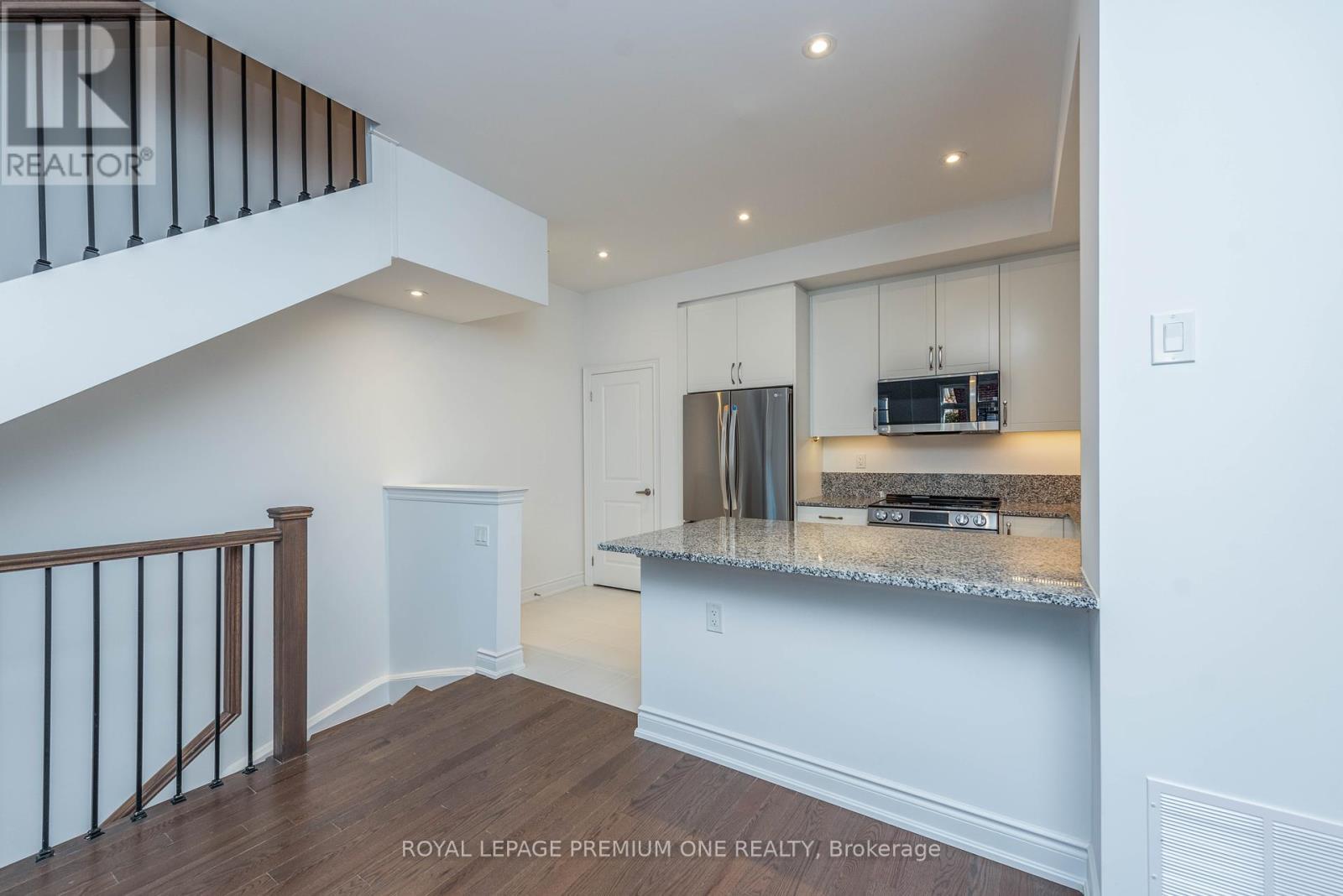 149 - 55 Lunar Crescent, Mississauga, ON - Indoor Photo Showing Kitchen