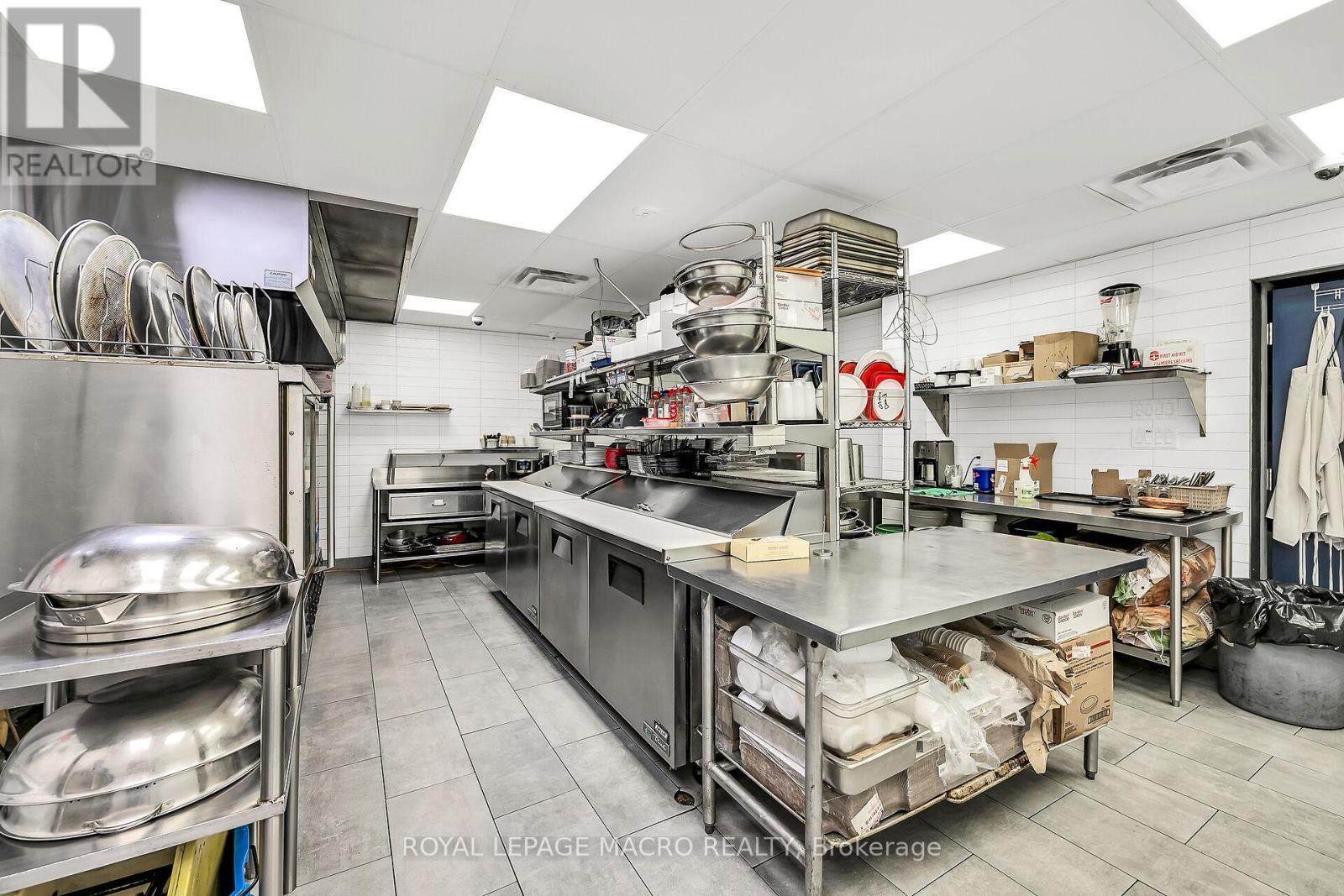 737 Barton Street E, Hamilton, ON