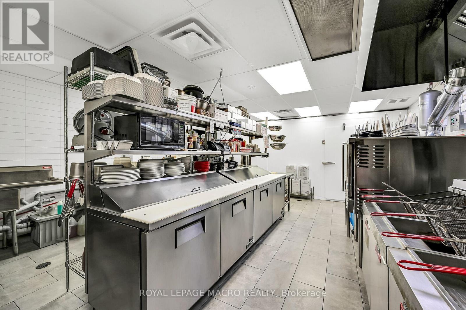 737 Barton Street E, Hamilton, ON