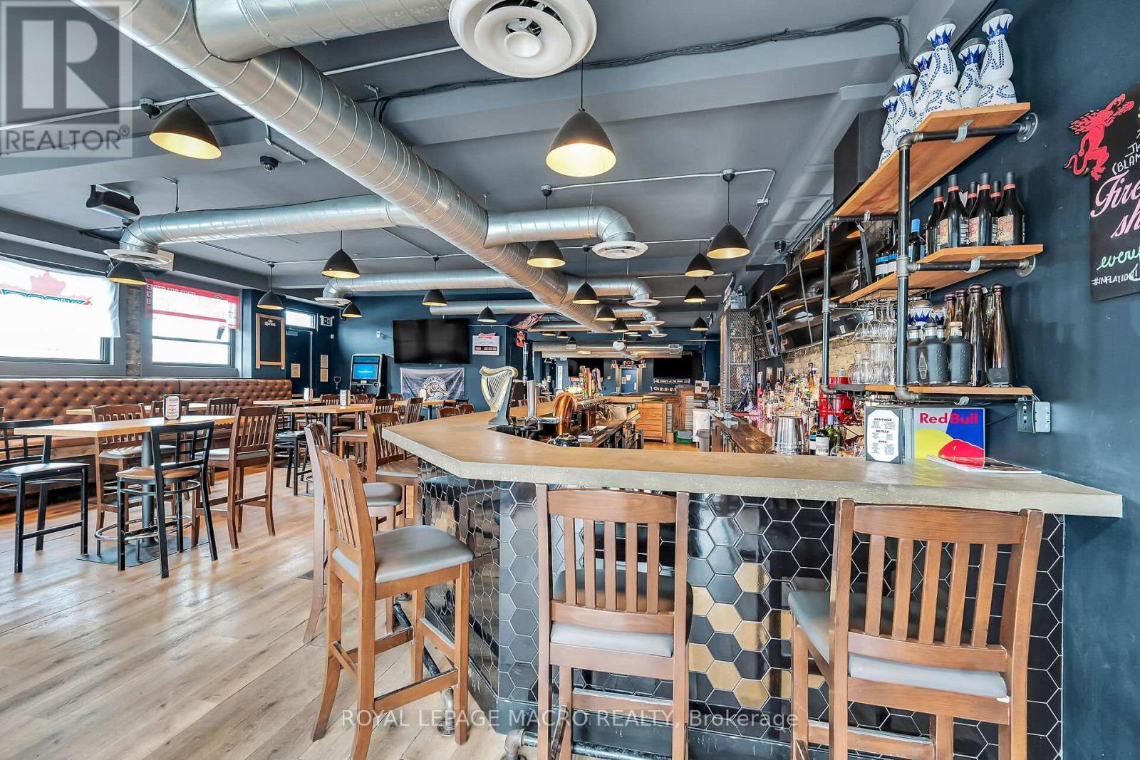 737 Barton Street E, Hamilton, ON