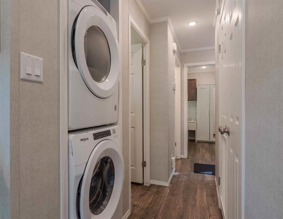 163 37116 37N (Park) Road N, Ste Anne Rm, MB - Indoor Photo Showing Laundry Room