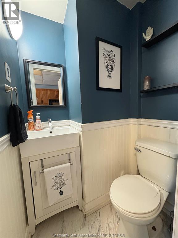 311 Gillard Street, Wallaceburg, ON - Indoor Photo Showing Bathroom