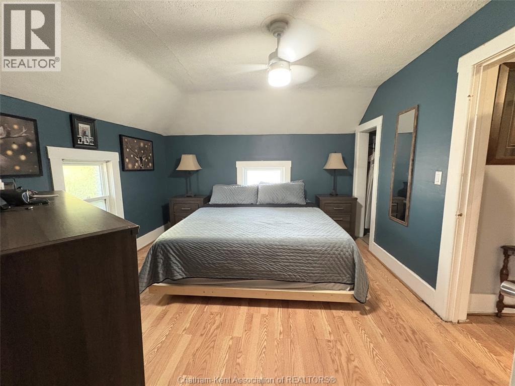 311 Gillard Street, Wallaceburg, ON - Indoor Photo Showing Bedroom