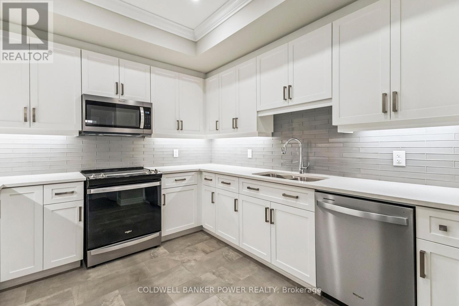 113 - 480 Callaway Road, London North (North R), ON - Indoor Photo Showing Kitchen With Upgraded Kitchen
