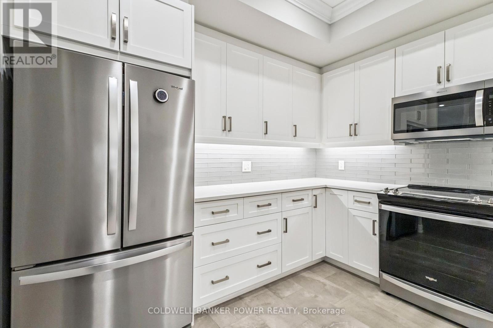 113 - 480 Callaway Road, London North (North R), ON - Indoor Photo Showing Kitchen With Upgraded Kitchen