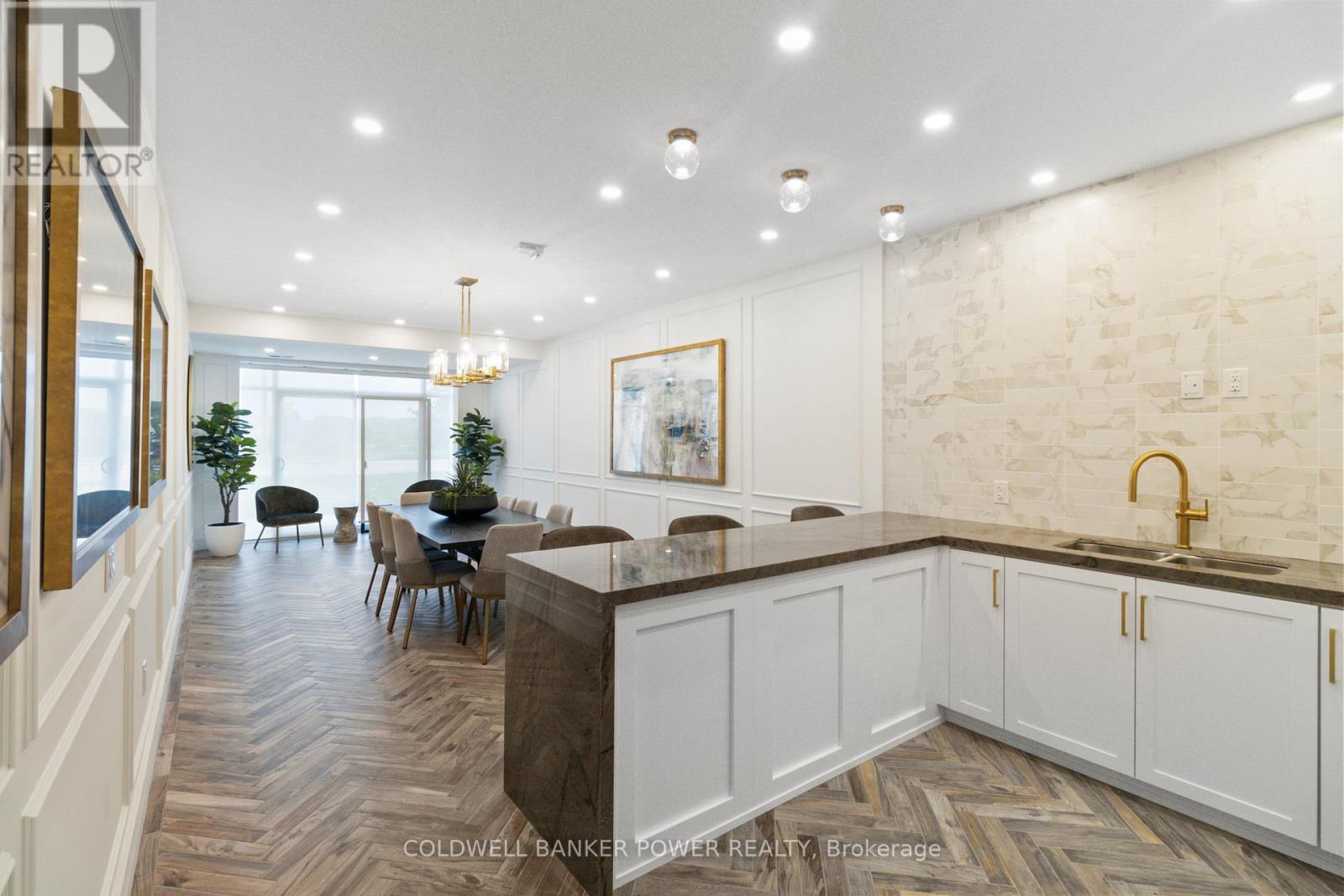 113 - 480 Callaway Road, London North (North R), ON - Indoor Photo Showing Kitchen With Double Sink With Upgraded Kitchen