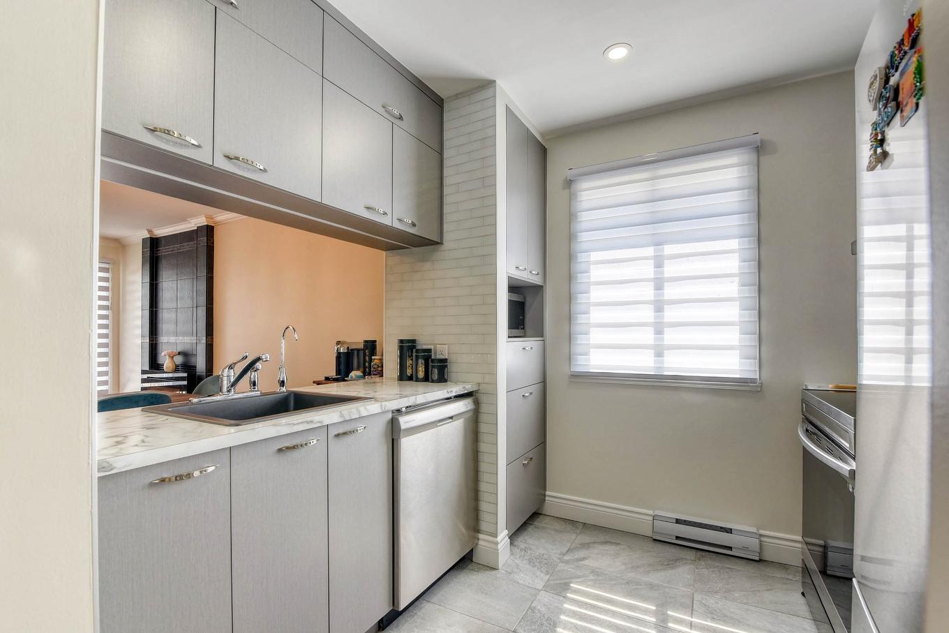 Kitchen - 201-542 Boul. Lavallée, Saint-Eustache, QC - Indoor Photo Showing Laundry Room