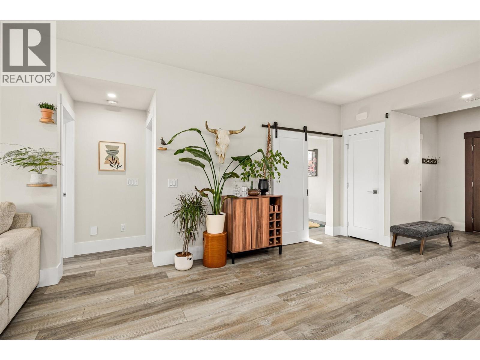 4000 Redstone Crescent Unit# 224, Peachland, BC - Indoor