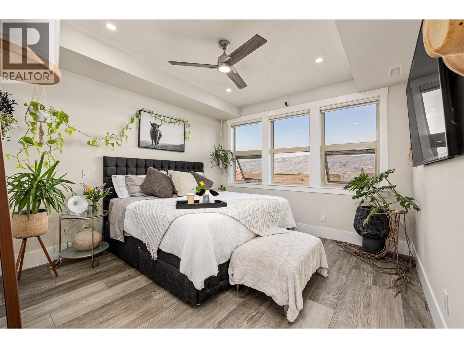 4000 Redstone Crescent Unit# 224, Peachland, BC - Indoor Photo Showing Bedroom