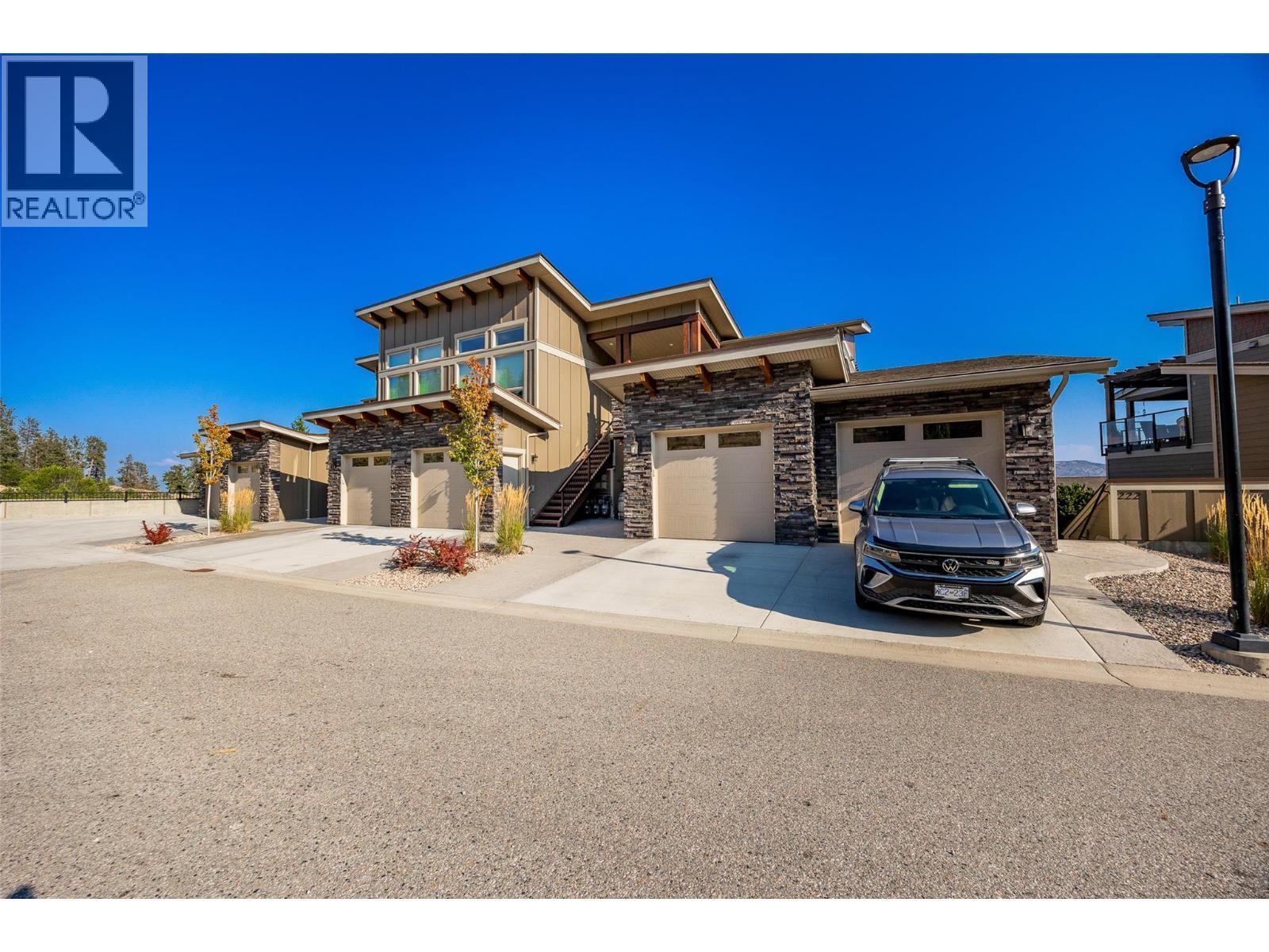 4000 Redstone Crescent Unit# 224, Peachland, BC - Outdoor